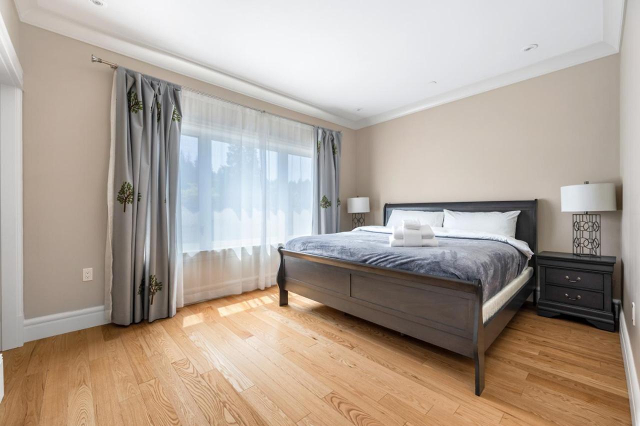 Vancouver Haven: Luxurious Private Bedroom Near Attractions Exterior foto